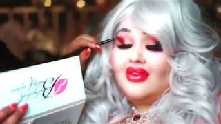 A Look Inside My Super Sized Glamorous Life