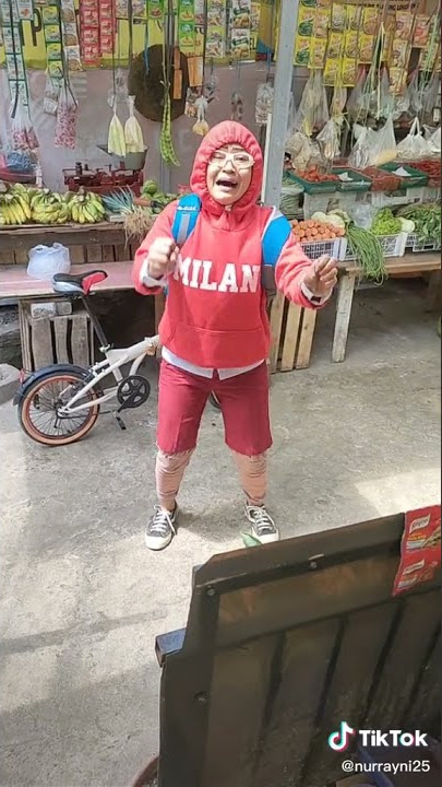 kok belum di jemput kita beli martabak dulu yuk tik tok nuraini#tiktok#beranda#short