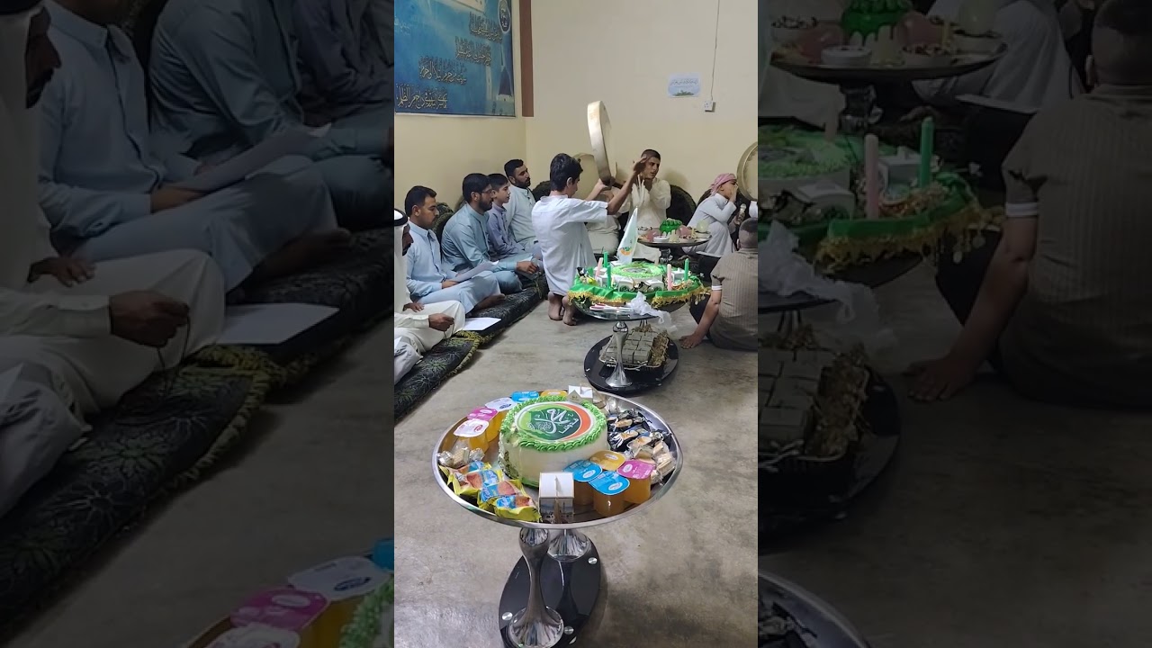 زينوا الدنيا وأعلنوا السرور فقد حل ربيع ميلاد الرسول ( ﷺ ) 