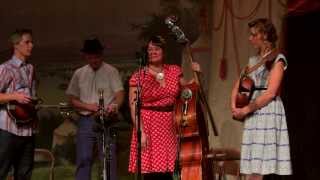 12 Foghorn Stringband 2014-01-18 Distant Land To Roam chords