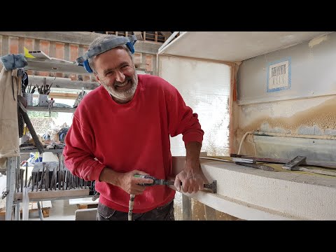 Miniature de la vidéo Entrez dans le quotidien d'un tailleur de pierre normand