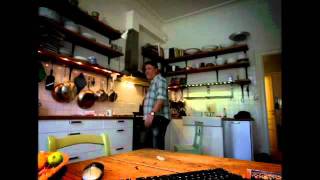Miniatura de vídeo de "Plura sjunger i köket"