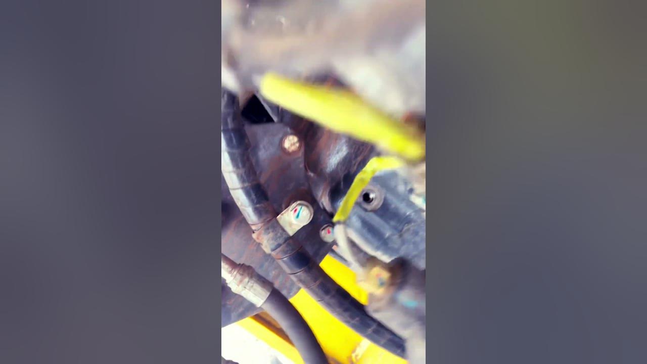 Замена масла МОМ на экскаваторе KOMATSU #машинист #экскаватор # ...