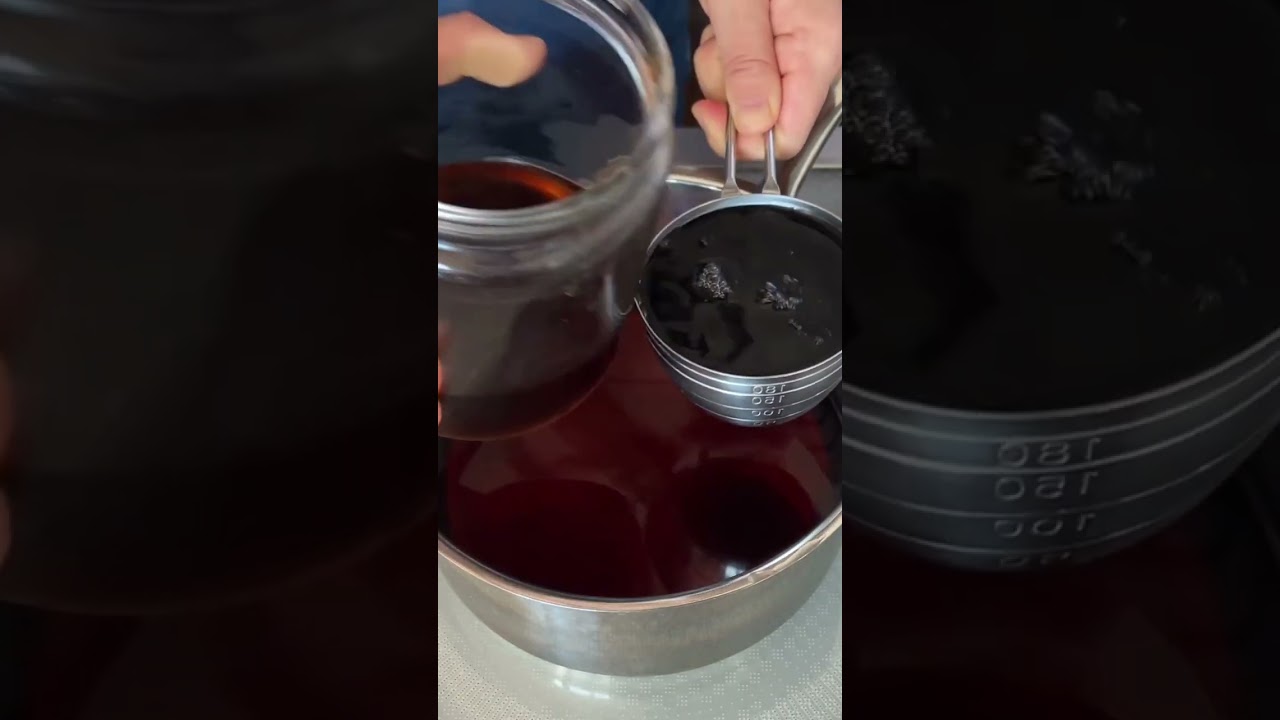 Kake Udon (Japanese Udon Noodle Soup) 