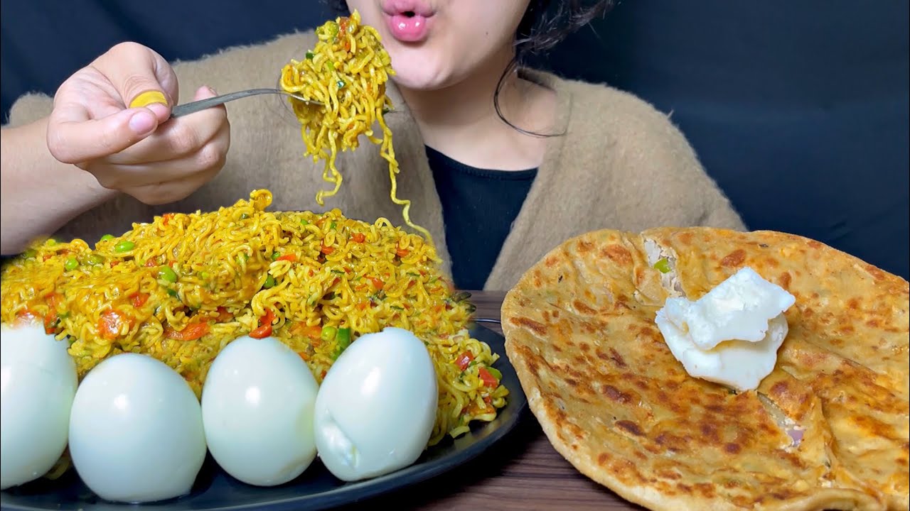 📍SharmaJi Paratha Wala, Delhi-Pyaaz Paneer Paratha with Makkhan,Veg Masala Maggi,Boiled Eggs