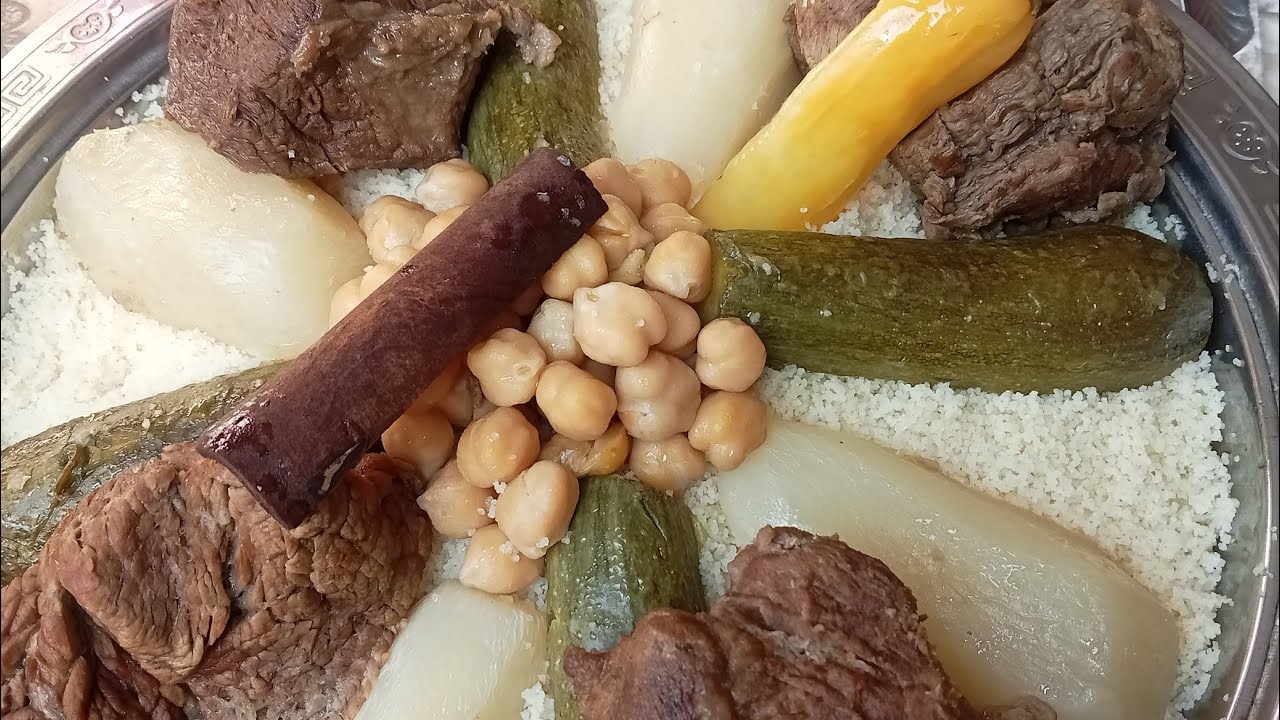 طعام  الاعراس مرق ابيض🇩🇿 كسكس جزائري تقليدي بنة   بالحم بقري مرق صافي وابيض مع جميع اسرارو اهلا بكم