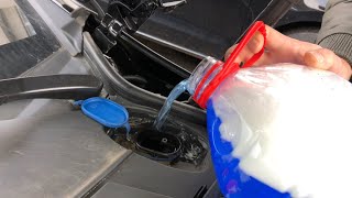 How to top up the windscreen washer system Mercedes Benz C180 Sedan/Saloon/Coupe DIY