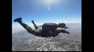 PROSES LATIHAN TERJUN PAYUNG TNI