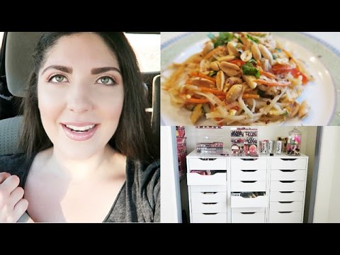 VLOG - Mail Hauls, Makeup Room Organizing, Chicken Pad Thai Recipe! - 동영상