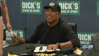 Steelers legend Hines Ward meets fans at newly opened DICK'S Sporting Goods