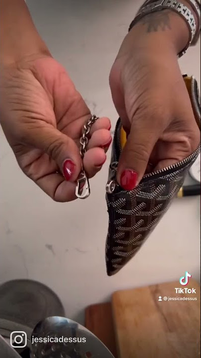 HOW TO ATTACH YOUR NEVERFULL POCHETTE STRAP THE RIGHT WAY​ ​We receiv, Louis  Vuitton Bag