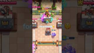 This push should NOT work… 👑 #kingtoweronly #clashroyale