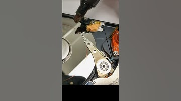 Reading a HDD  #technology #shorts