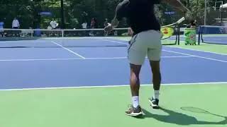 Francis Tiafoe doing some slice work with Auger-Aliassime!