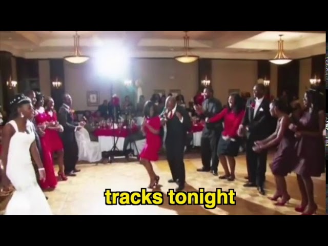 Mira el video musical de {trackName} de {artistName}