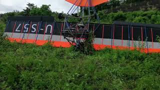 泰國清邁一滑翔機水壩旁墜機一中國女子受傷