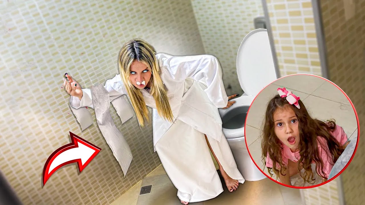 A PRODUÇÃO VIROU A LOIRA DO BANHEIRO MALVADA PARA ASSUSTAR LARISSA E LAYRA!