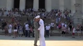 US Sailor Propose His Soldier Girlfriend
