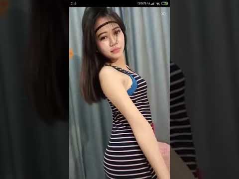 BIGO LIVE||| goyang hot cewek seksi pakai rok mini