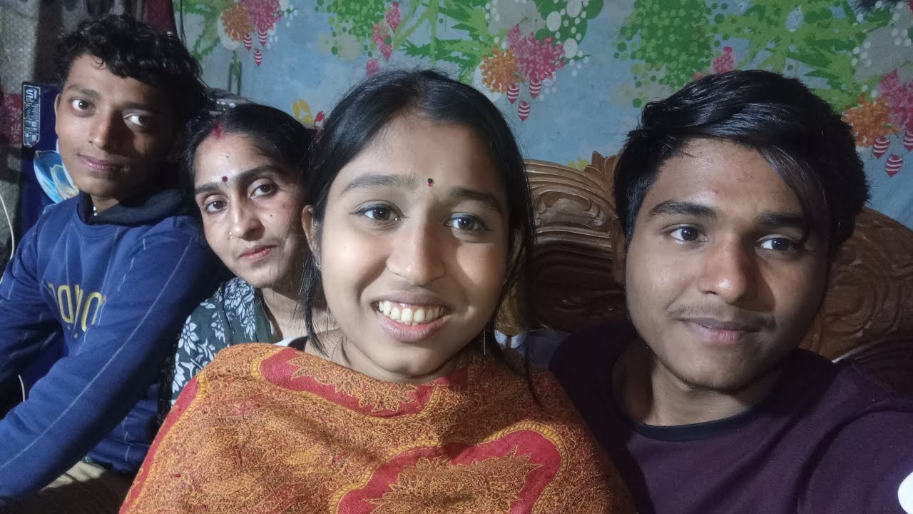 আজ রাত ৮টায় আপনাদের সাথে সরাসরি আড্ডায়! কিছু স্পেশাল কথা আছে। ❤️✨ 