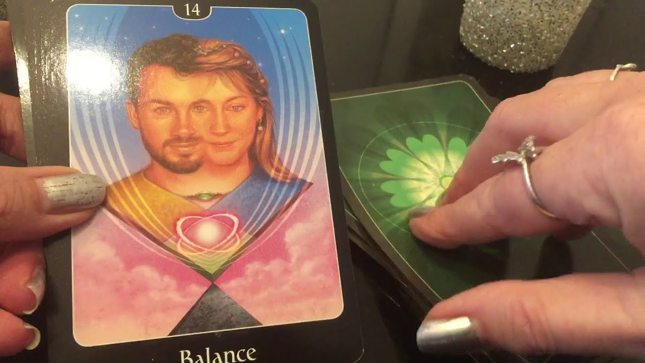Psychic Tarot For The Heart Tarot/Oracle CardsClose Up ReviewGreat
