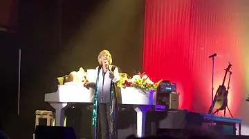 Olivia Newton John “somewhere over the rainbow” NJ 2017