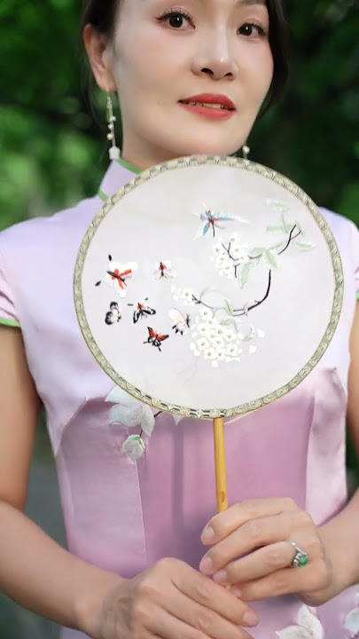 Cheongsam Round Fan Dance