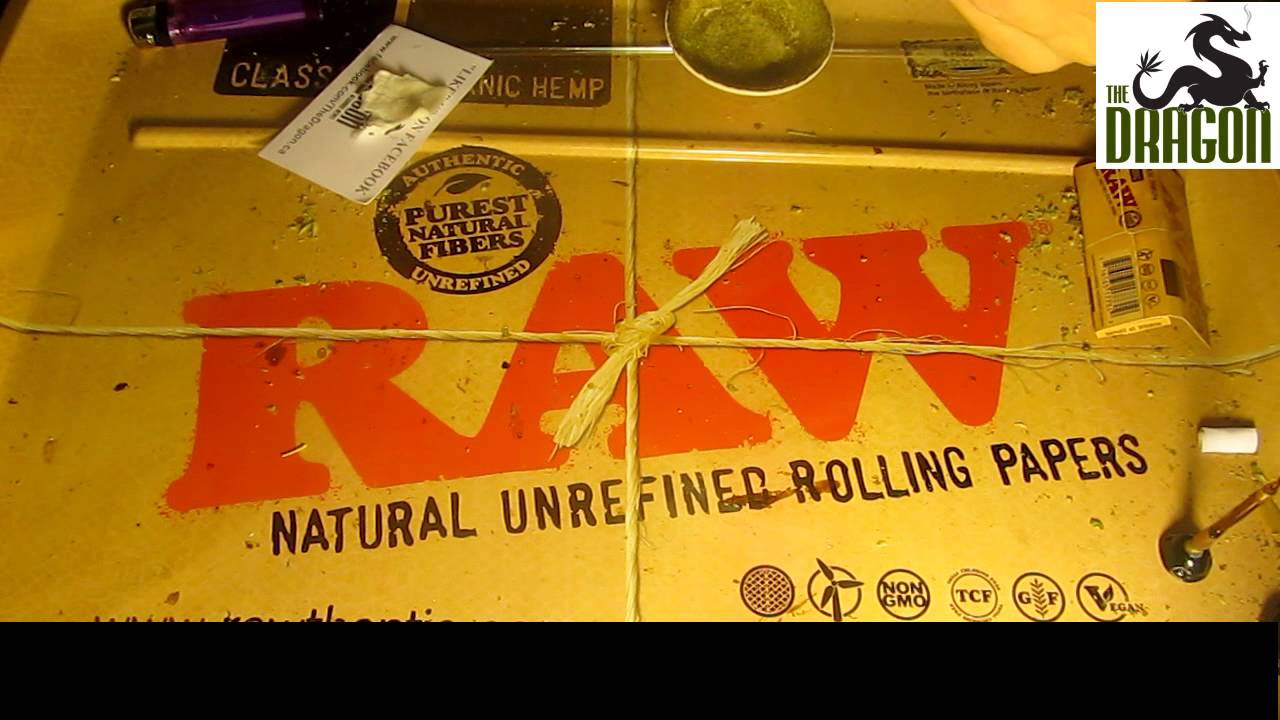 Rolling a 2Gram 12Inch Joint