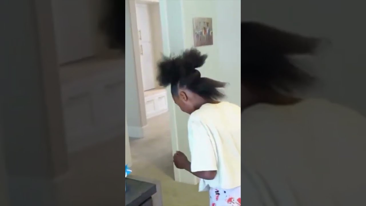 Karnation Slams Door In J Aaliyah Face Shorts Cjsocool 