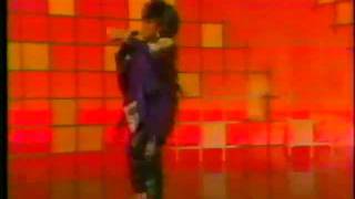 Patti LaBelle - Stir It Up (Live) Getting Down With Her Bad Self!