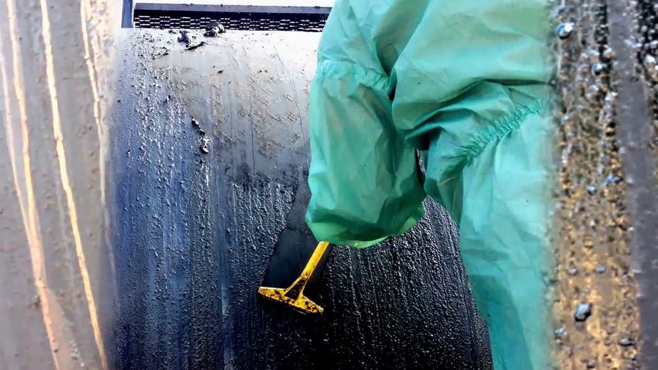 Очистка жд цистерн от внешних проливов нефтепродуктов - YouTube