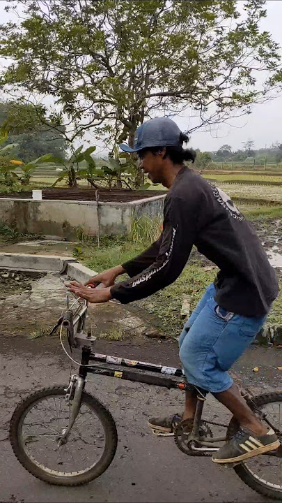 Nu Bener Iyeu Teh Pak RT !! Hidup RT 😂😂