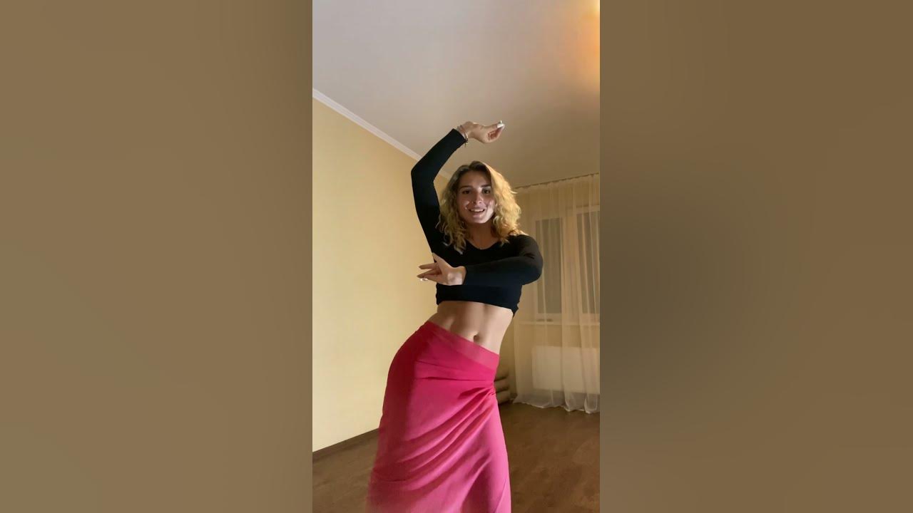 Nour El Ain | Dancing at home
