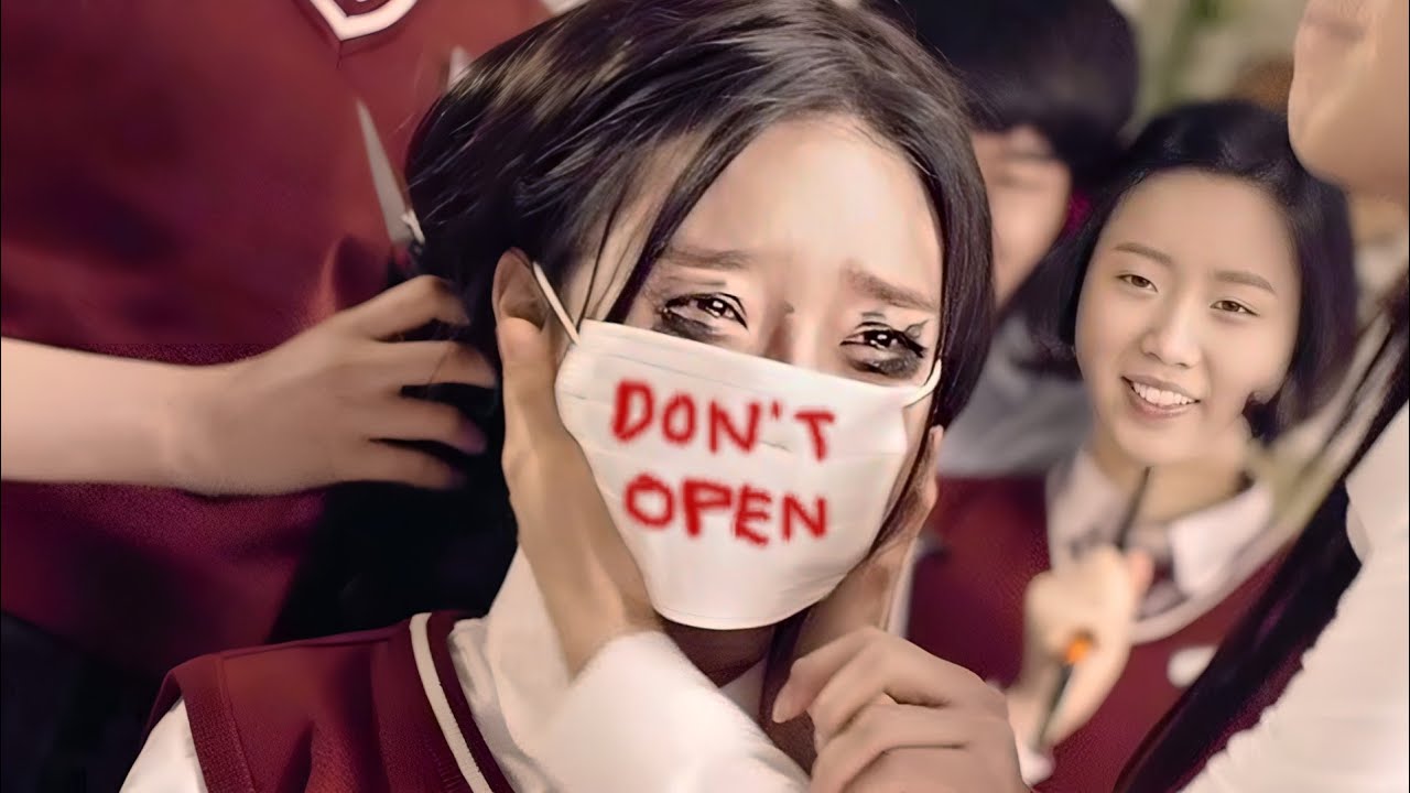 This Girl Warns Them Not To Open Her Mask But Nobody Believes Her