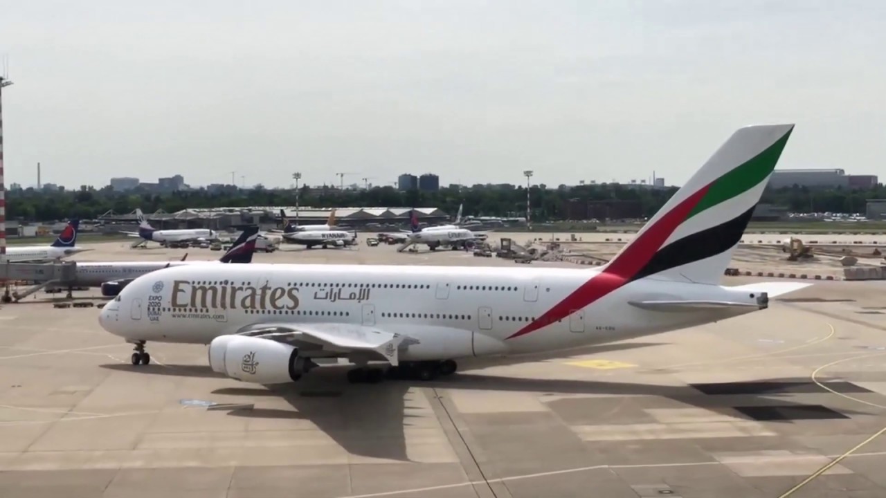 Emirates A380 Landing and Taxi at Düsseldorf Airport - YouTube