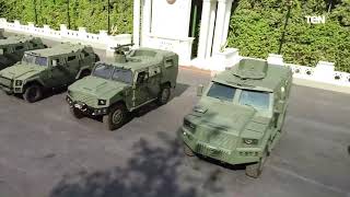 الرئيس السيسي يتفقد عددًا من المركبات المدرعة المطورة من قبل القوات المسلحة