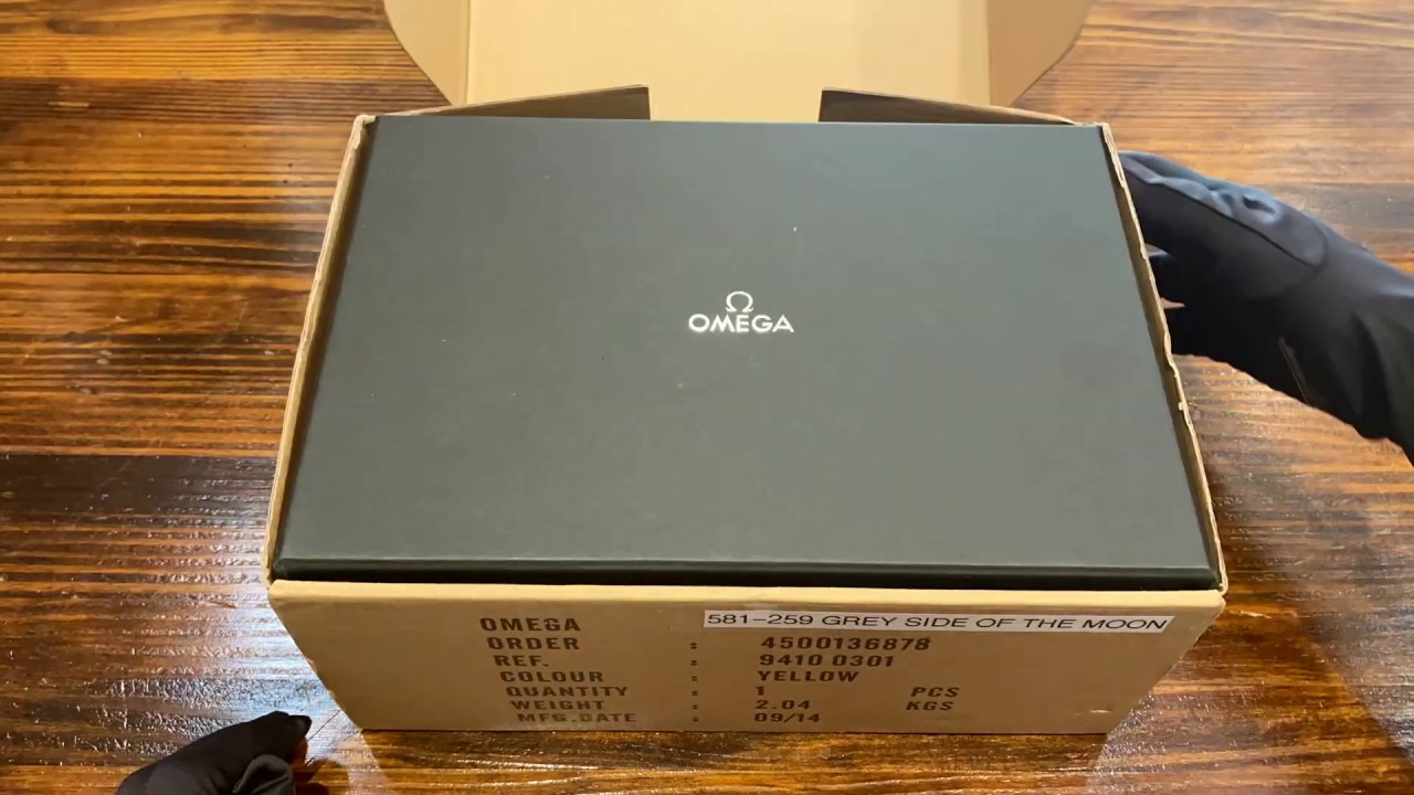 Quick Unboxing: Omega Speedmaster Grey Side of the Moon