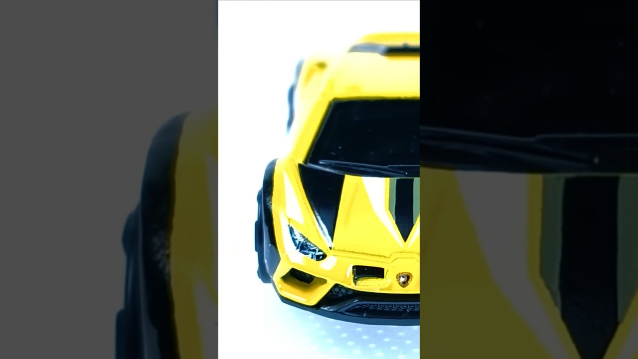 HOTWHEELS LAMBORGHINI HURACAN STERRATO YELLOW VARIANT 2025 SERIES SAFARI MODE N:41/250 