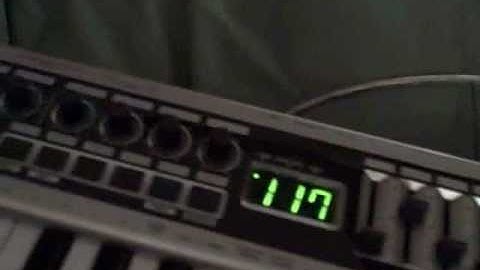 Asus PC eee 900 Running Ableton Live 7 20