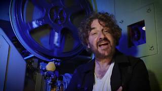 Video thumbnail of "Something's Changed by Ian Prowse"