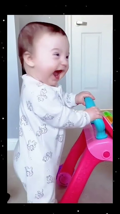 Dancing baby 😘😽❤️💗💋#fypシ゚viral #baby #dance #funny#happy  #love #music ##peace #pet #reggae #doggo
