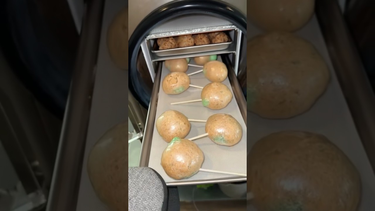 Caramel Apple Pops are so much better freeze dried! 😋🍏🍭 