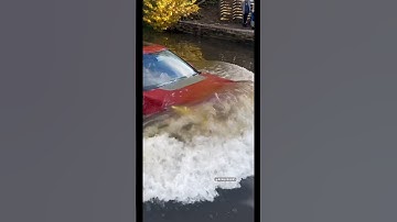 Don’t Speed Up!! 😳🤦🏻‍♂️ #BrokenDown #LandRoverDiscovery #TooFast #Crazy #FloodingUK #Notts #Fyp