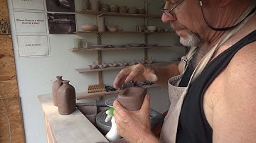 How to paddle and alter the form of a thrown cylindrical bottle !