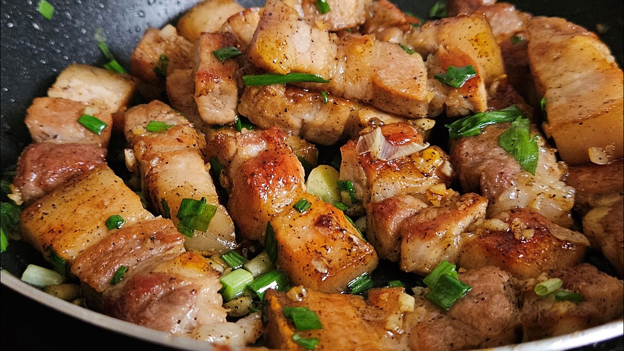 Amazing Pork Belly with Garlic & Fried Rice | One Pan Dinner