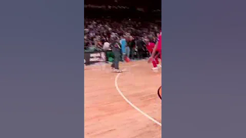 Michael Jordan & Shaq Play 1v1