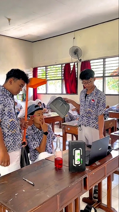 Horeg High School Students Check Sound in Class #soundsystem #soundhoreg #soundkarnaval