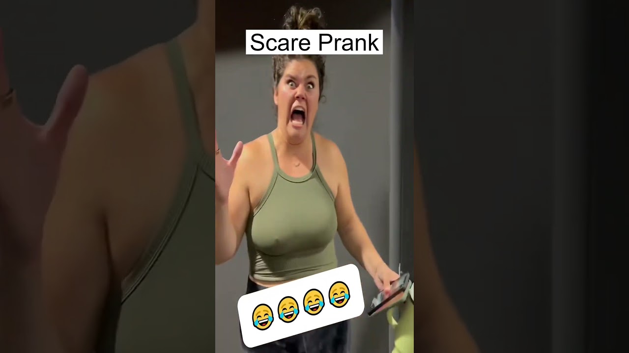 Best Scare Pranks 😱 