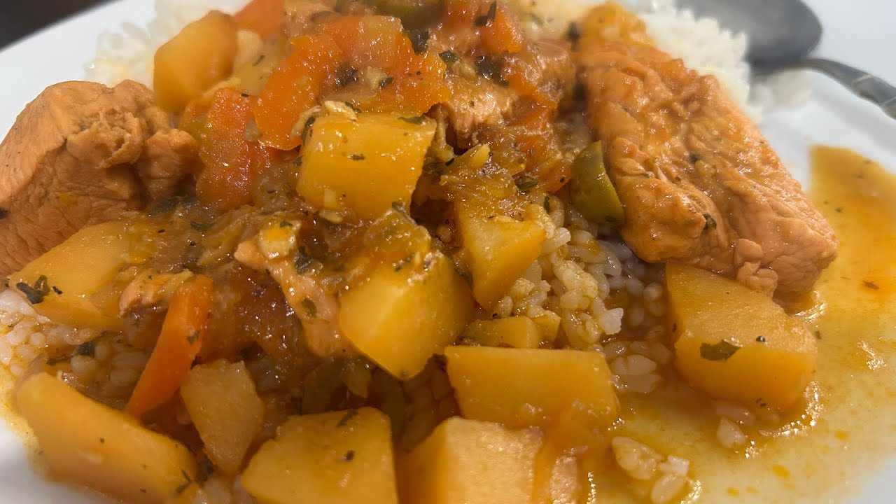 Pechugas de pollo Guisadas con papas y zanahoria