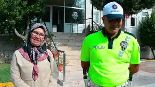Eşini yol kenarında bırakınca polis durdurdu: “O sıcakta gönlüm el vermedi”